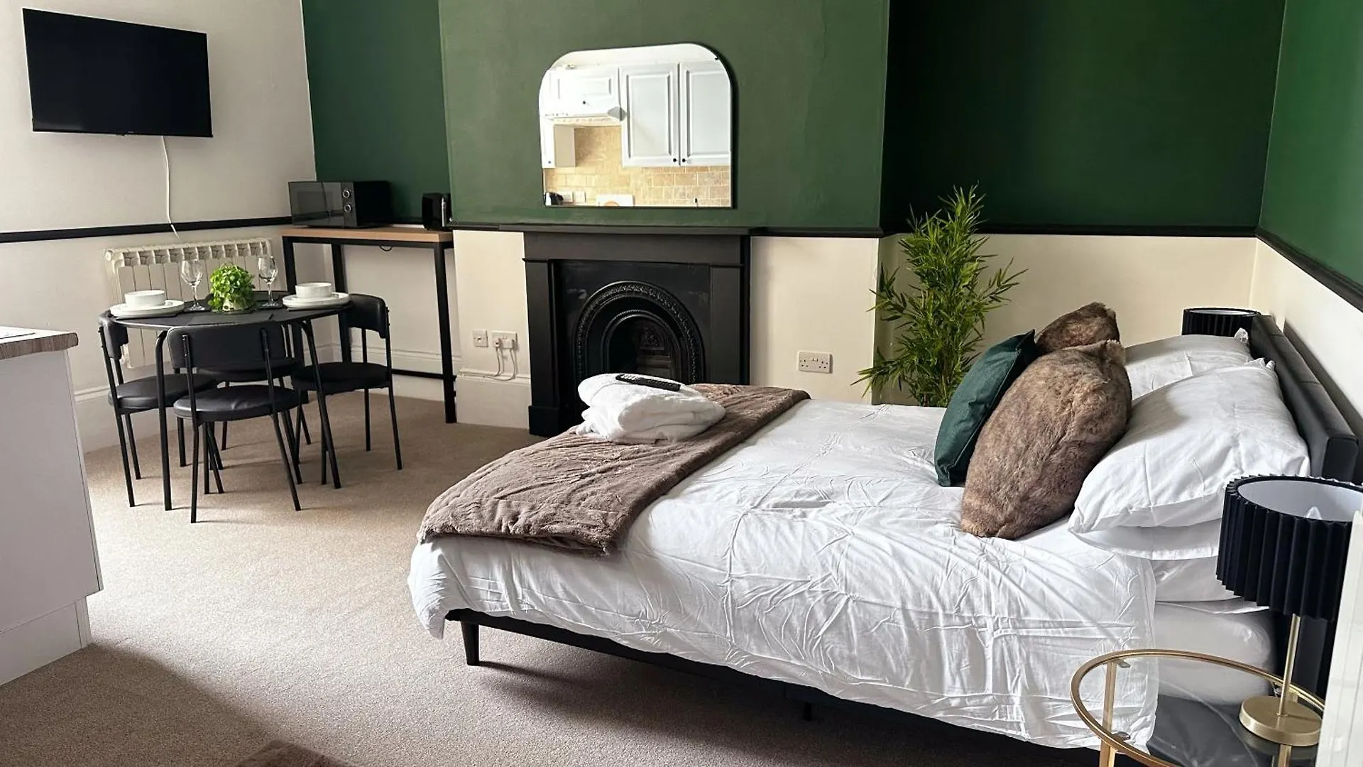 Studio Apartment - The Emerald Cheltenham 0*,  United Kingdom