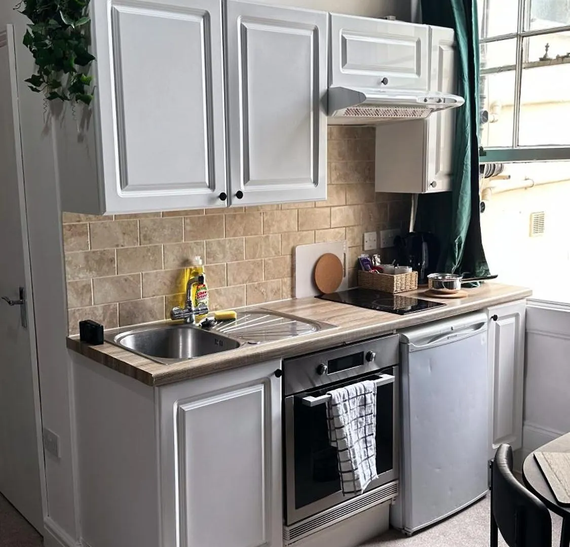 Studio Apartment - The Emerald Cheltenham 0*,